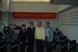 香港通利琴行一行参观蒙特卡罗474在华工厂 