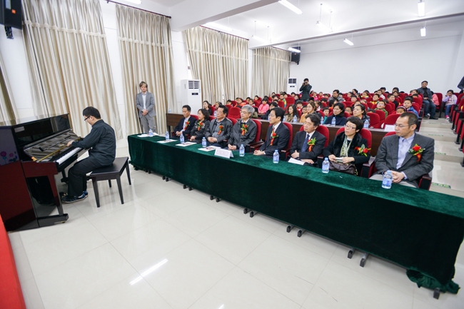 让音乐陪同孩子成长，奏响童年欢乐音符 