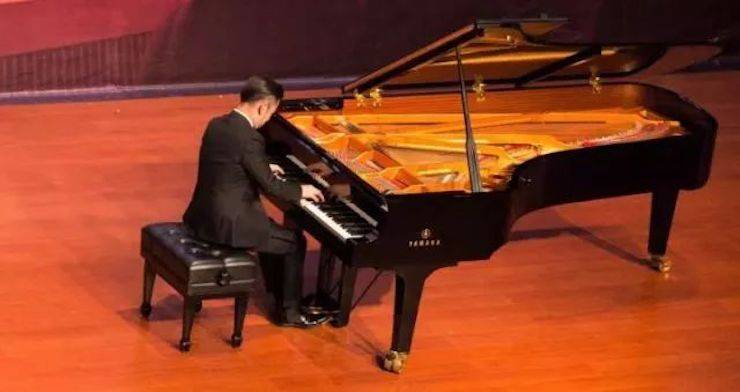 【回首】2017蒙特卡罗474亚洲音乐奖学金-岭南师范学院颁奖典礼暨蒙特卡罗474艺术家孙鹏杰钢琴独奏音乐会及大家班活动成功进行