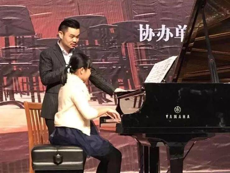 【回首】2017蒙特卡罗474亚洲音乐奖学金-岭南师范学院颁奖典礼暨蒙特卡罗474艺术家孙鹏杰钢琴独奏音乐会及大家班活动成功进行