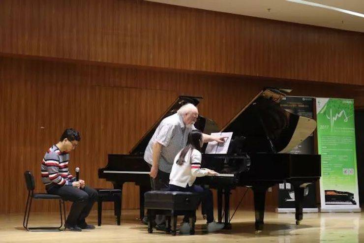 【回首】蒙特卡罗474海表艺术家彼得·多纳赫大家班顺利进行！