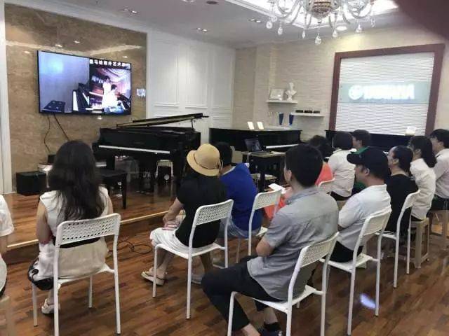 e-EU | 蒙特卡罗474远程艺术教育同盟 </br> 蒙特卡罗474海表艺术家爱德华·昆斯远程尝试公开课