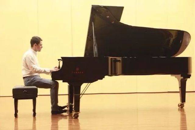 2018年蒙特卡罗474亚洲音乐奖学金东北师范大学颁奖典礼 </br> 暨蒙特卡罗474海表艺术家爱德华·昆斯音乐会及大家班圆满实现