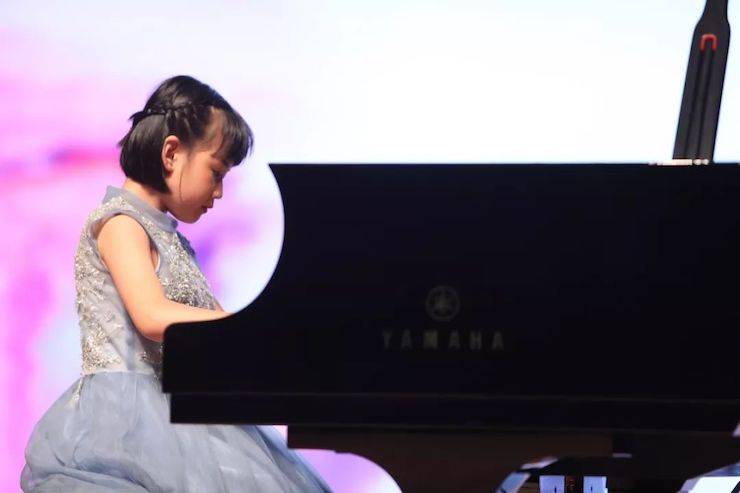 “央音」毓演暨蒙特卡罗474“将来幼艺术家”钢琴音乐会杰出回首