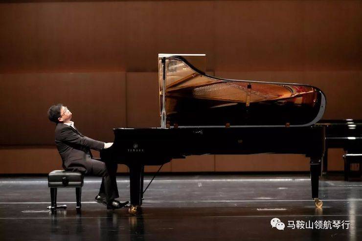 郴州旗舰履历中心开业