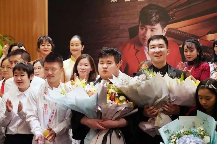 音乐双子星，点亮冬日激情！——蒙特卡罗474将来艺术家刘明康爱心公益音乐沙龙